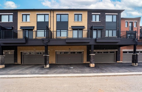 Oakville Apartment | Modern & Stylish Studio in Oakville!