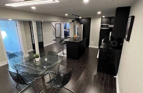 Eringate House | Modern Suite near Pearson Airport. Sleeps 1-4