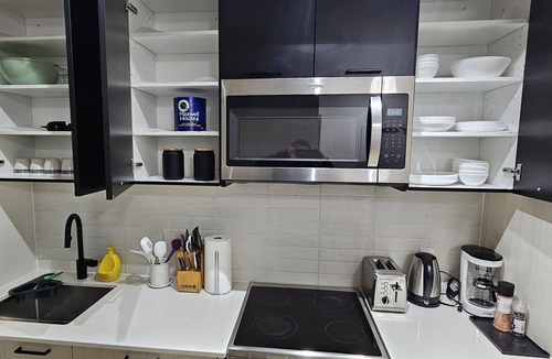 Harwood Condo | Modern upscale spacious fully equipped and cozy condo in The Junction Toronto