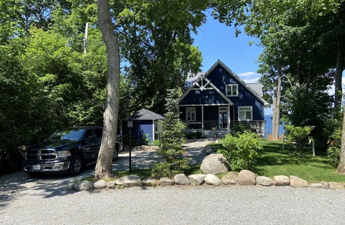 Tiny Cottage | Modern Waterfront Lake House on Georgian Bay