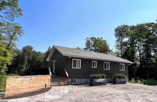 Eagle Lake Cabin | Mokki Stay – Your Private Forest Retreat & Getaway