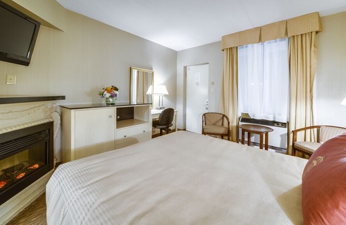 Mississauga Hotel | Monte Carlo Inn Toronto West Suites