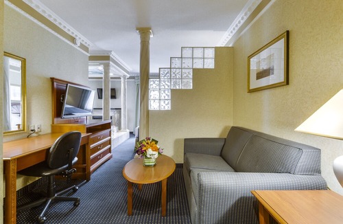 Mississauga Hotel | Monte Carlo Inn Toronto West Suites