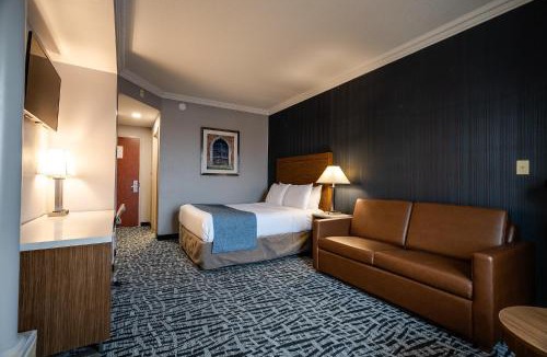 Mississauga Hotel | Monte Carlo Inn Toronto West Suites