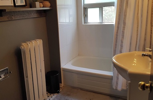 Midtown Toronto House | Monthly Rental in Central Toronto, the Annex, near Subway, U of T, Yorkville.