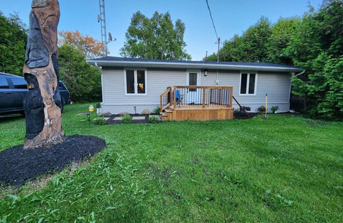 Kawartha Lakes Cottage | Moonlight Retreat on Beautiful Lake Scugog