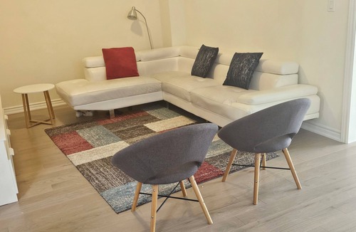 York Regional Municipality House | Most affordable room in the area with great amenities