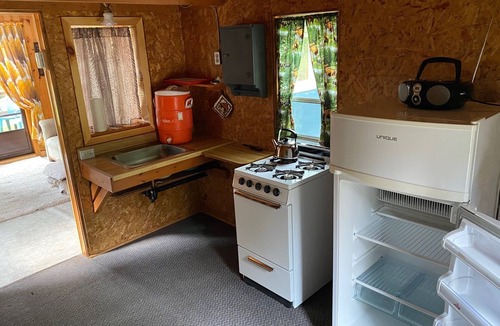 Timiskaming District Cabin | Mountain Lake Rustic Cabins under New management in Memory of Peter Bennett,