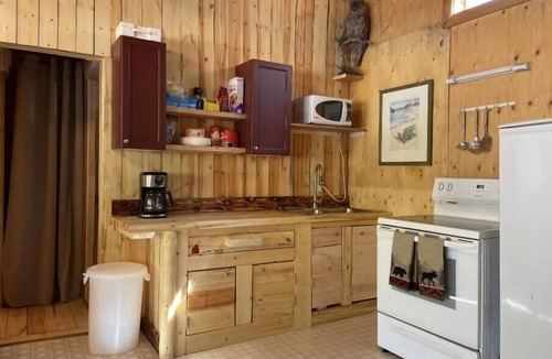 Toad River House | Mountain Retreat Cabin in Toad River BC