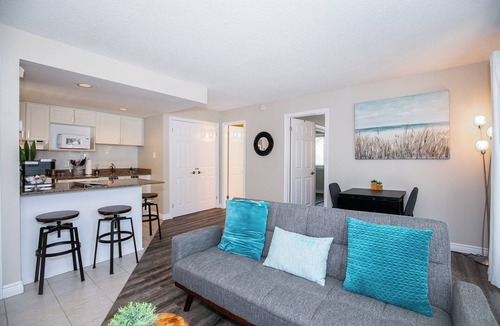 Craigleith Apartment | Mountainside Retreat - Ski in/out - Endless Coffee