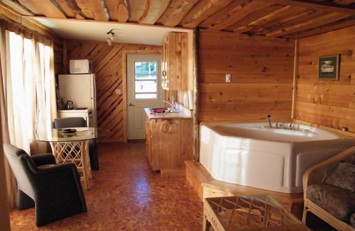 Timiskaming District Cottage | Mowat Landing Cottages