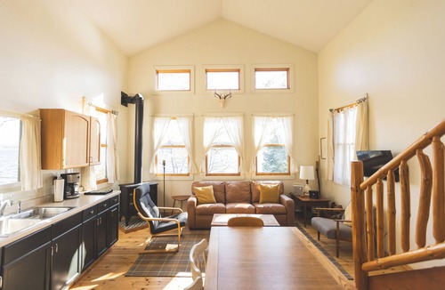 Grand Rapids Cabin | Multi-Family Lakeside Retreat