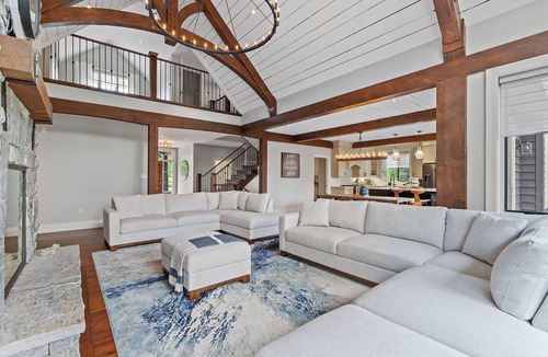 Lake of Bays Cottage | Muskoka Cottage Retreat, 6 Bedrooms Luxury Cottage