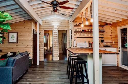 Bracebridge House | Muskoka Creekside Escape
