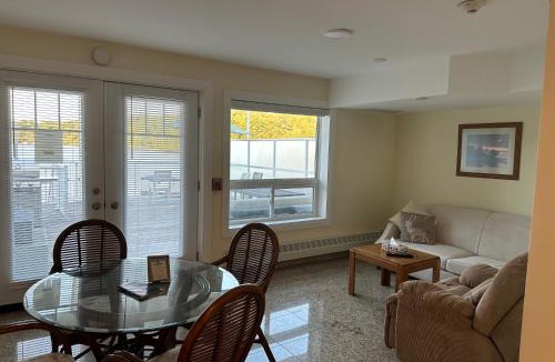 Port Carling Hotel | Muskoka Lakes Hotel and Resorts