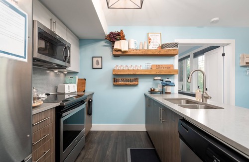 Huntsville Condo | Muskoka Night Dreams: Enjoy 3 King Beds!