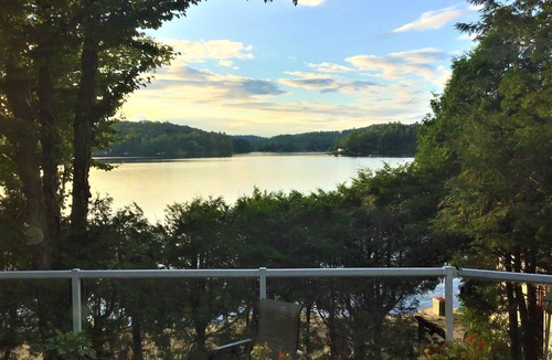 Dorset Cottage | MUSKOKA PAINT LAKE, priceless views