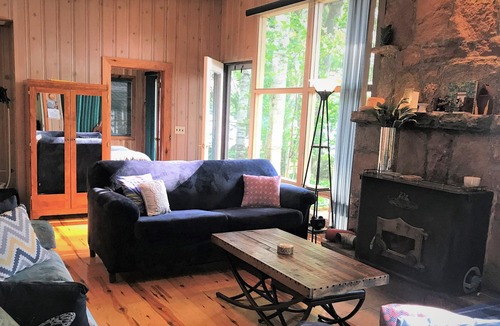 Port Stanton Cottage | Muskoka Point Zen - Lake Beach HotTub Wifi Toys. SUMMER MINIMUM 3 Nights