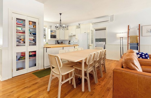 Bracebridge Cottage | Muskoka Waterfront Cottage w/Hot Tub, Wi-Fi & AC (Pet-Friendly!)