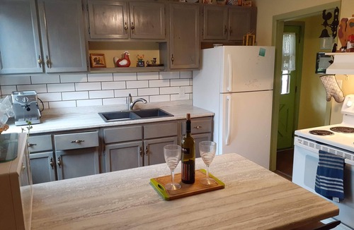 Manitoulin District Cottage | Mutchmor House - Steps from the sands of Providence Bay 4 bedrooms, 2.5 baths