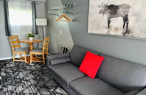 Algoma District Hotel | Mystic Isle Motel