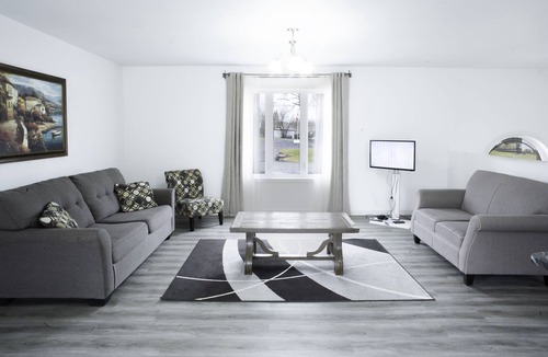 Timiskaming District House | Nature's Retreat