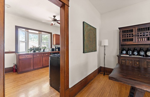 Northeast Minneapolis Arts District House | NE Arts/BrewHouse; Amazing location, hot-tub, pool table, local art