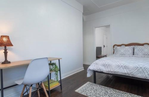 Thunder Bay Apartment | Near Airport Parking Netflix Wi-fi