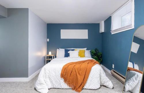 Capitol Hill Apartment | Near Stampede 2BD Self check in wifi Downtown