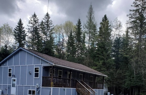 Highlands East Cottage | Need to get away from your busy lives? Here is your chance to un-wine and relax.