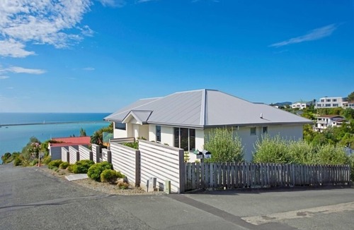 Stepneyville House | Nelson Waterfront Home Overlooking the Harbour Cut