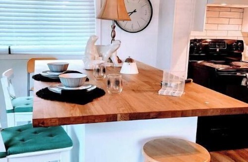 Jordan Apartment | Nestled in the heart of Wine country, on the Main St. in the Village of Jordan