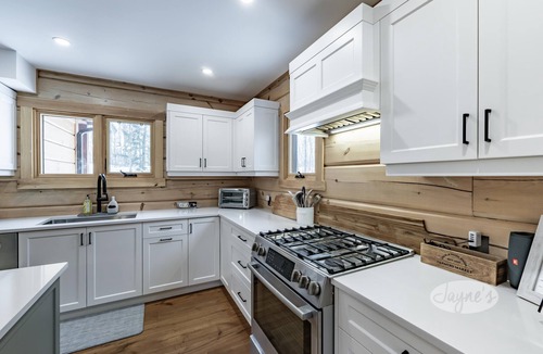 Port Carling Cottage | New 5 bed 4 bath cottage on Turtle Lake, Privacy!