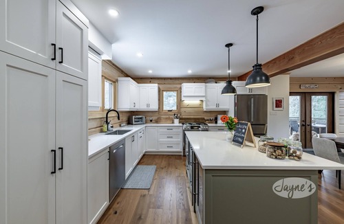 Port Carling Cottage | New 5 bed 4 bath cottage on Turtle Lake, Privacy!