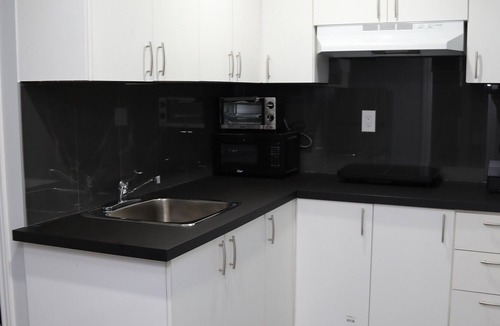 Woodstock House | New Adorable 1-Bedroom House Just off of HWY-401
