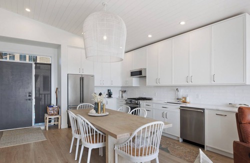 Black Creek Condo | NEW Beachfront Luxury Suite on Saratoga Beach