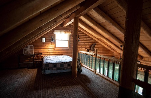 Perham Cabin | NEW! Big Pine | Fireside Log Cabin