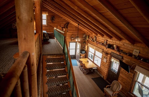 Perham Cabin | NEW! Big Pine | Fireside Log Cabin