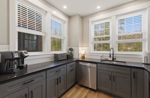 Waterville Valley House | New Construction | EV Charger | Sleeps 11