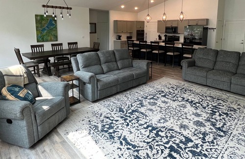 Mora Cabin | New Construction Lake House w/Private Beach on Knife Lake w/Pontoon Rental