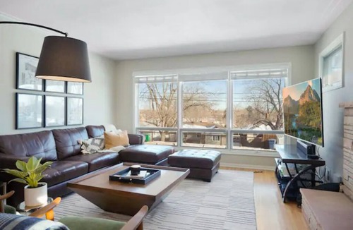 Richfield House | NEW Cozy Home In Minneapolis in Central Location