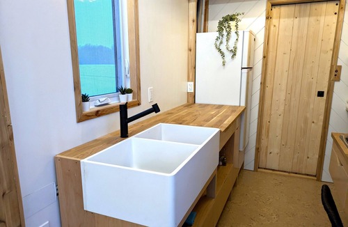 Bradford West Gwillimbury Cottage | NEW Cozy Tiny House Retreat in Tranquility - 1 hour north of Toronto