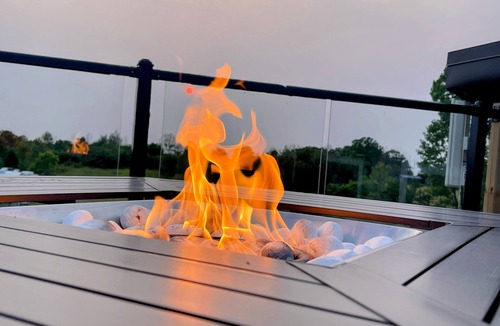 Port Albert House | NEW HOT TUB, ROOFTOP PATIO AND ENHANCED LAKE VIEWS! Dogs are welcome!