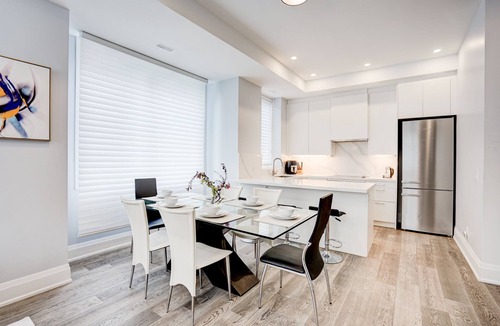 Bayview Village House | New Luxury 4 BR Townhome with Roof Terrace in Bayview Village