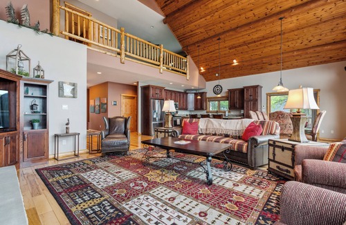 Merrifield Cabin | NEW! Sandy beach, Pelican Lake, Games & Pool Table