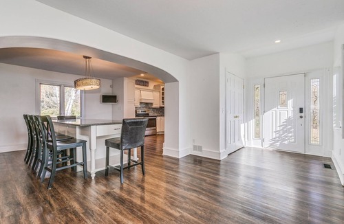 Greenfield House | NEW! Spacious Lakeside Home with WiFi and AC
