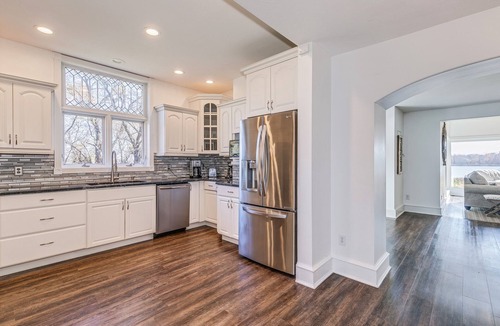Greenfield House | NEW! Spacious Lakeside Home with WiFi and AC