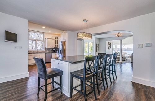 Greenfield House | NEW! Spacious Lakeside Home with WiFi and AC