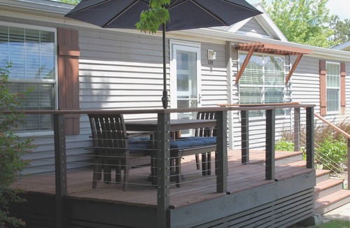 Crosby House | New VRBO - 2BA 3BR solar house & rec garage; 1 block to Main St