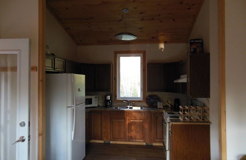 Baddow Cottage | New Waterfront 2-bedroom Cottage in Kawartha